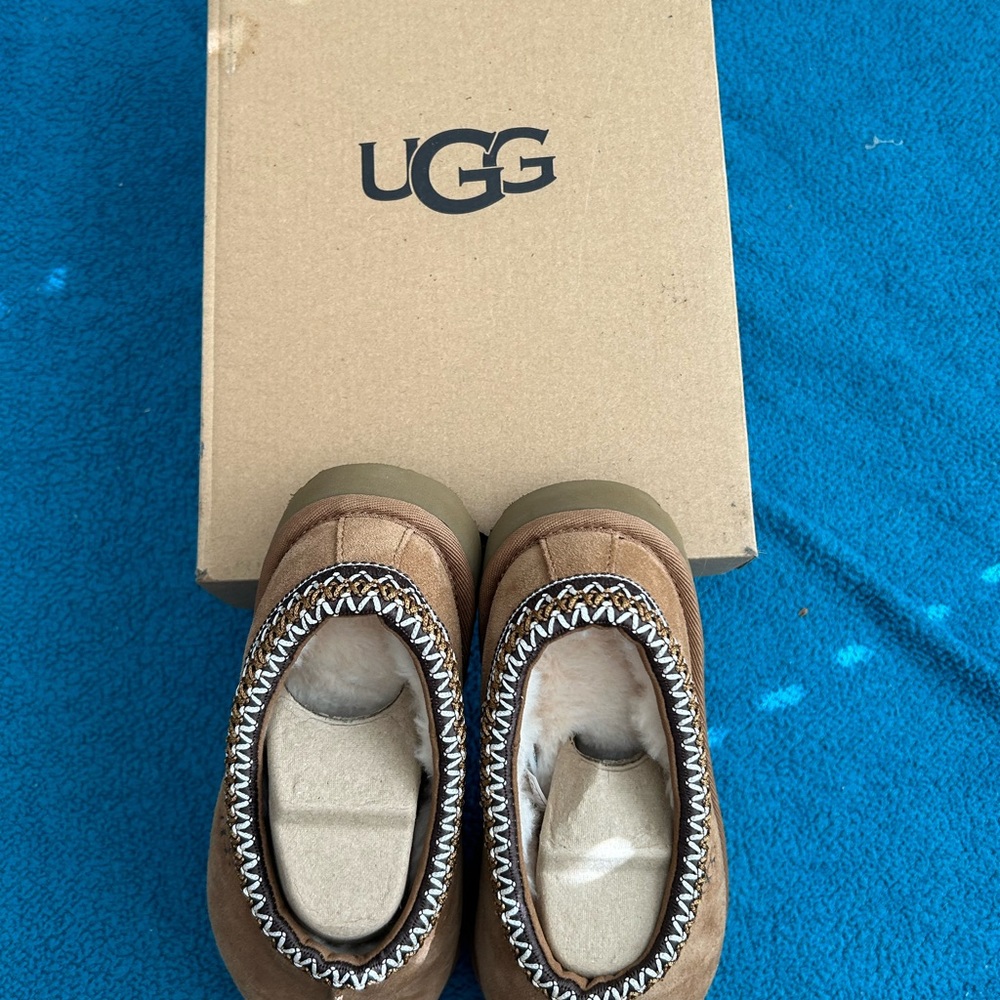 New Ugg size 7 slippers